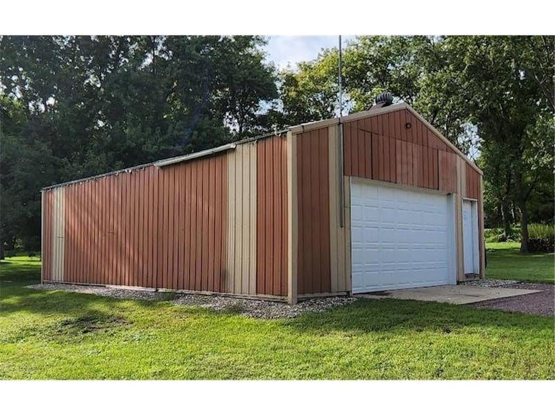 305 13th St S, Mountain Lake, MN 56159