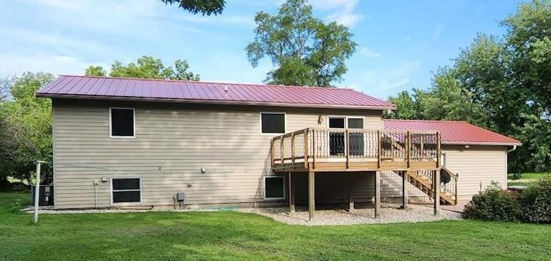 305 13th St S, Mountain Lake, MN 56159