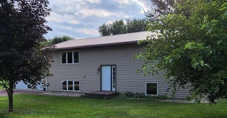 305 13th St S, Mountain Lake, MN 56159