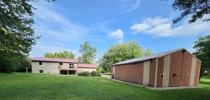 305 13th St S, Mountain Lake, MN 56159