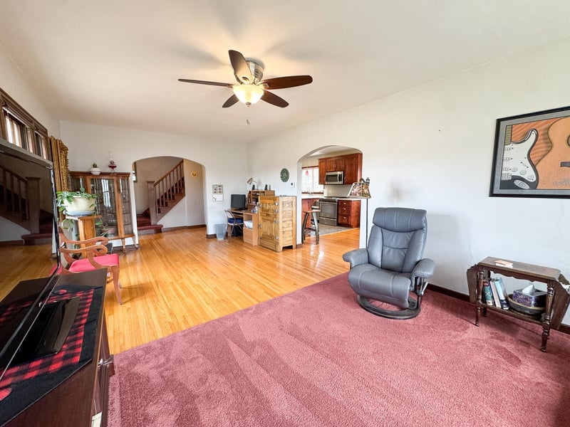 204 1st St E, Chokio, MN 56221