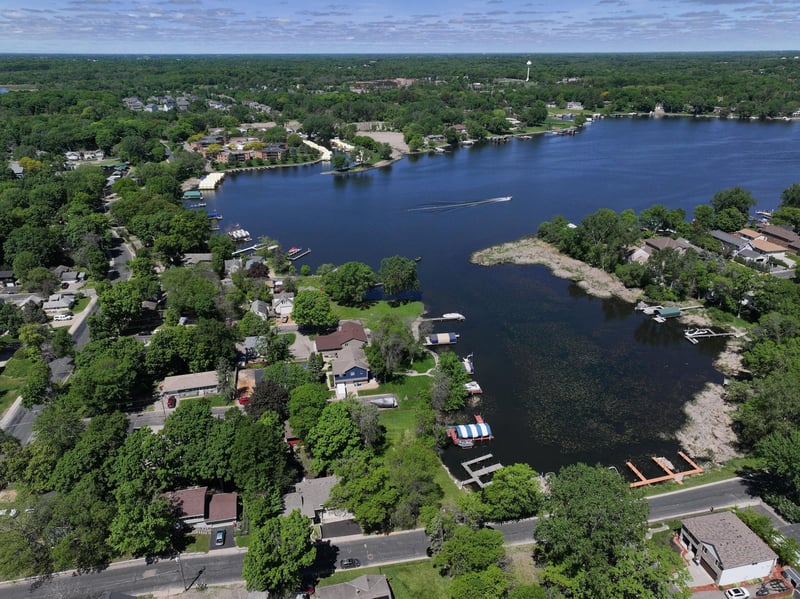 1657 Dove Ln, Mound, MN 55364