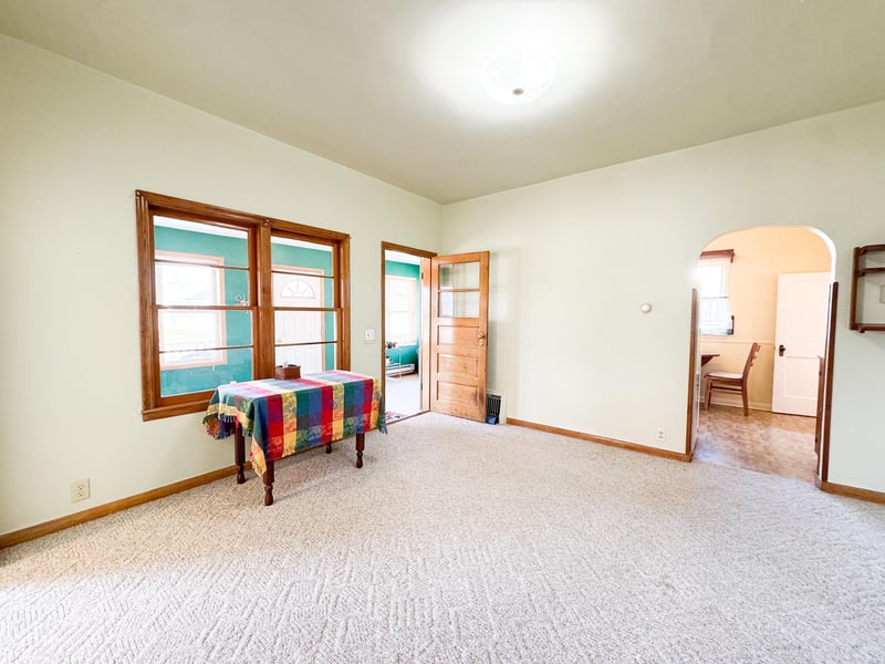 202 1st St E, Chokio, MN 56221