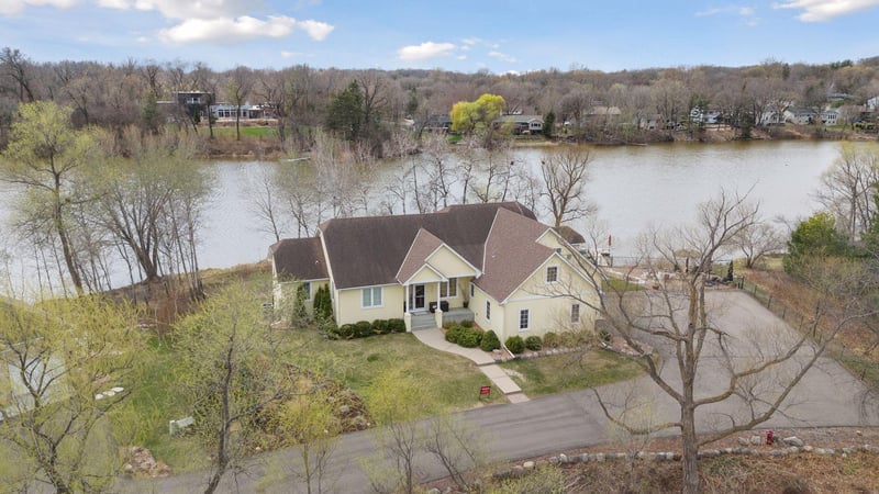 5320 132nd St W, Apple Valley, MN 55124