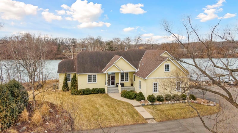 5320 132nd St W, Apple Valley, MN 55124