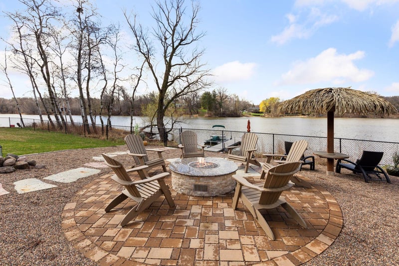 5320 132nd St W, Apple Valley, MN 55124