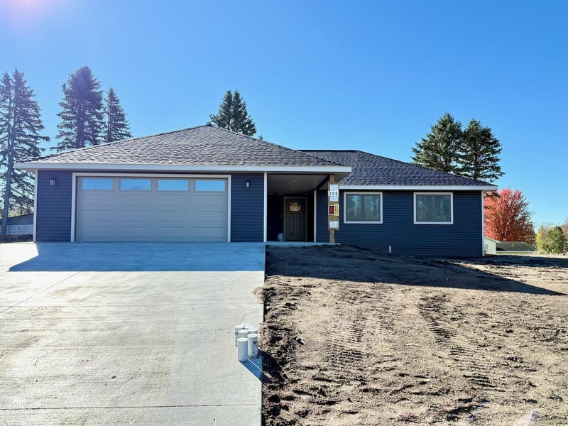 208 4th Ave Ne, Pelican Rapids, MN 56572