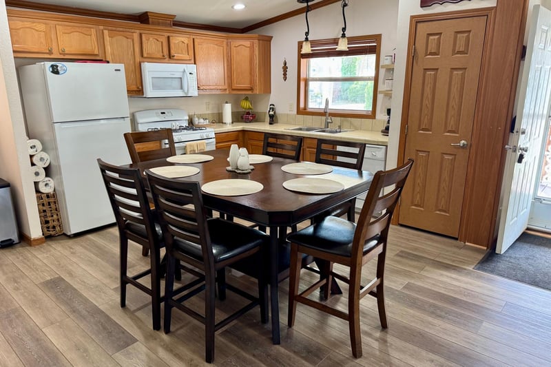 12481 Genesee Way, Apple Valley, MN 55124