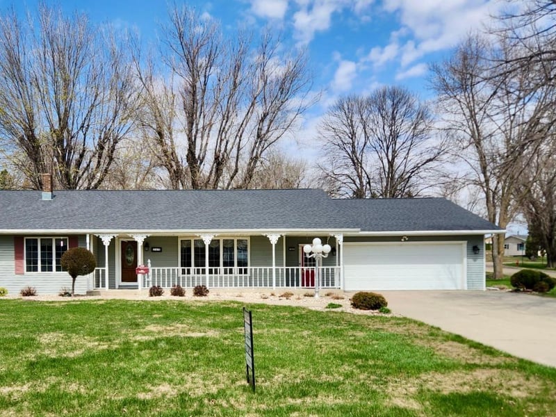 260 Park Ave, Edgerton, MN 56128