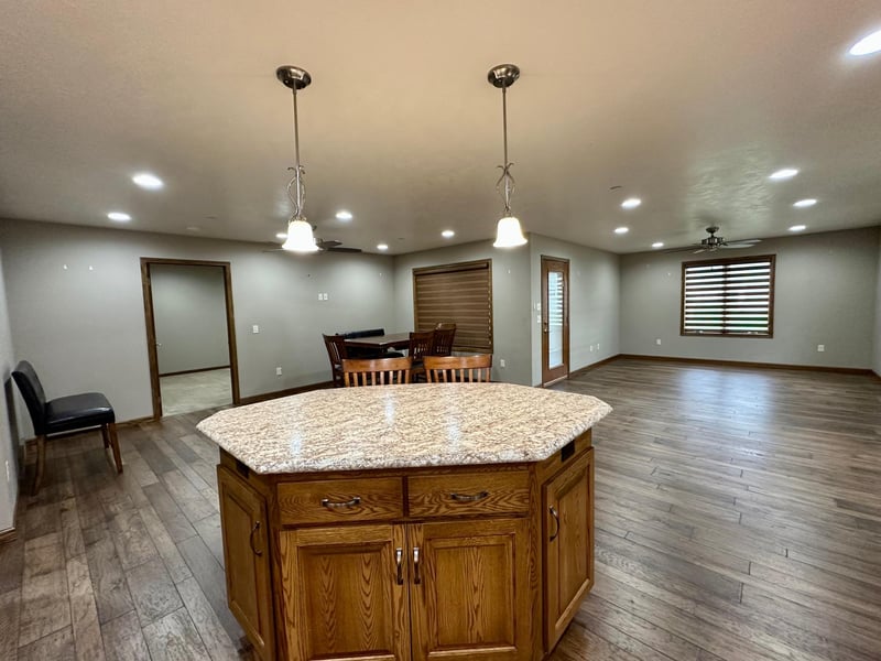 505 E Barck Ave, Luverne, MN 56156