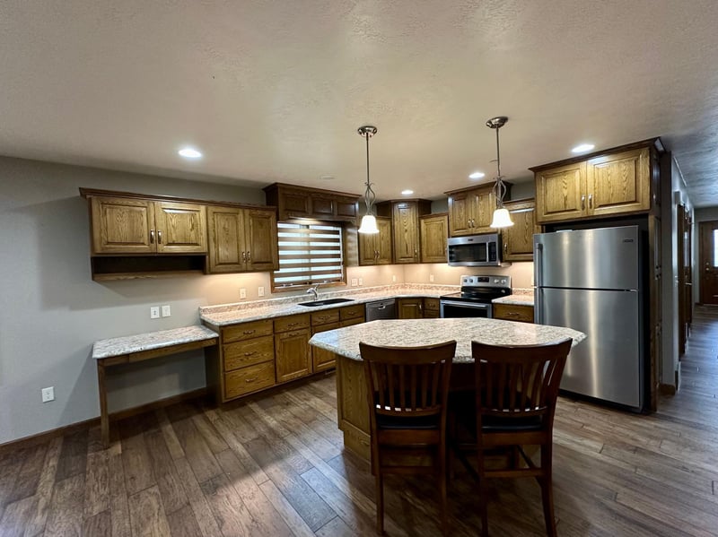 505 E Barck Ave, Luverne, MN 56156