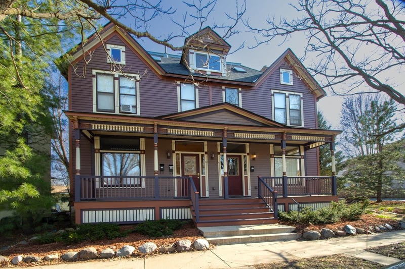42 Isabel St W, Saint Paul, MN 55107