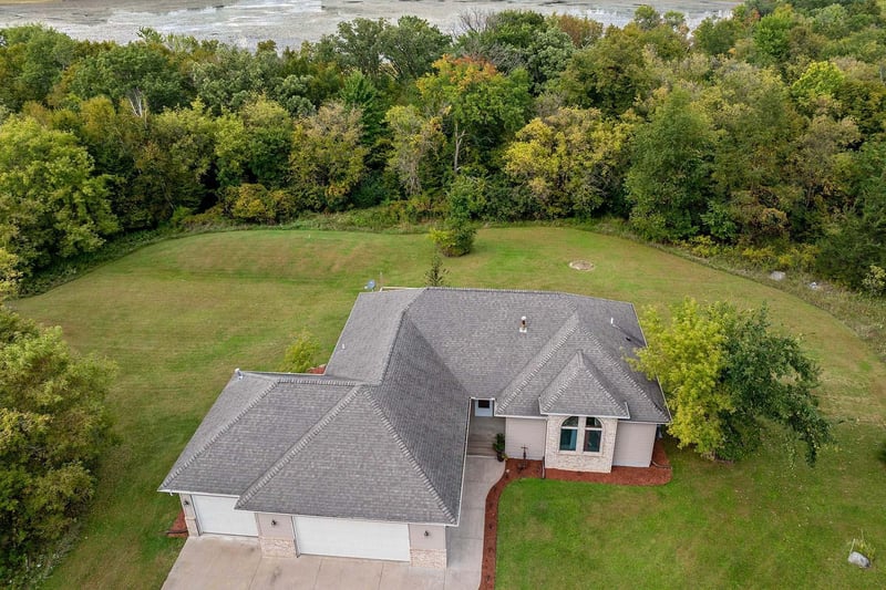 8536 275th St, Chisago City, MN 55013