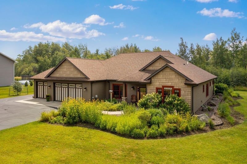 5370 Mckinley Dr, Hermantown, MN 55811