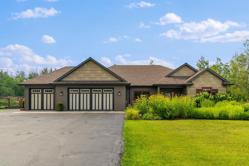 5370 Mckinley Dr, Hermantown, MN 55811