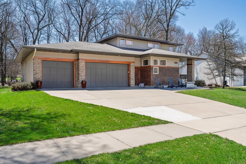 3307 Anric Dr, Eau Claire, WI 54701