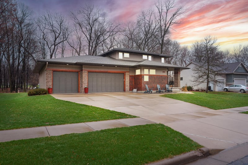 3307 Anric Dr, Eau Claire, WI 54701