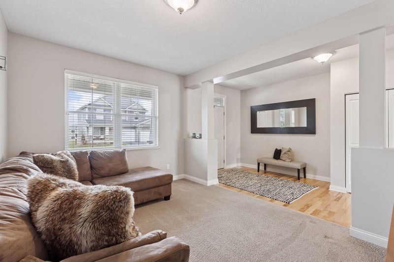 231 Prairie Way N, Bayport, MN 55003