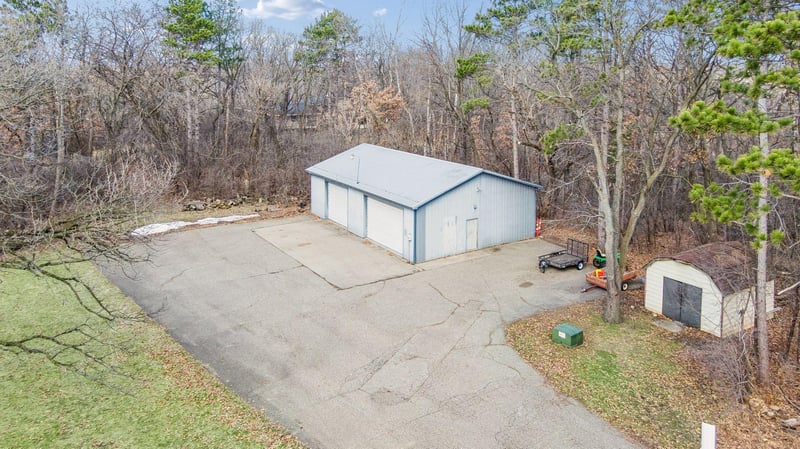 1310 Deerwood Dr, Eagan, MN 55123