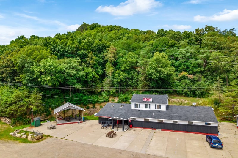W626 Midway Rd, Fountain City, WI 54629