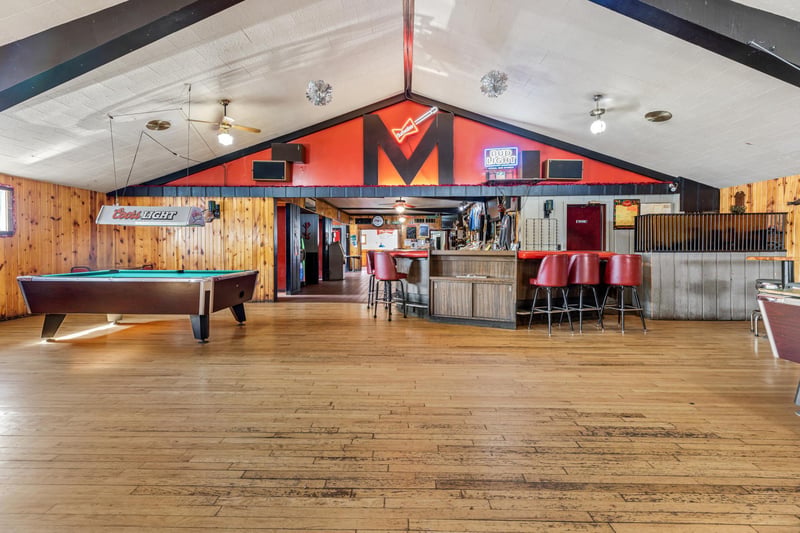 W626 Midway Rd, Fountain City, WI 54629