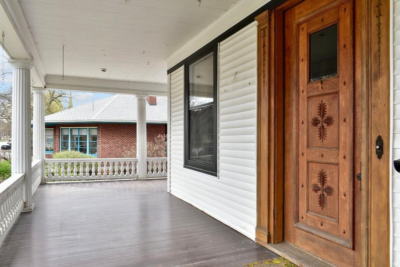 265 W Broadway St, Winona, MN 55987