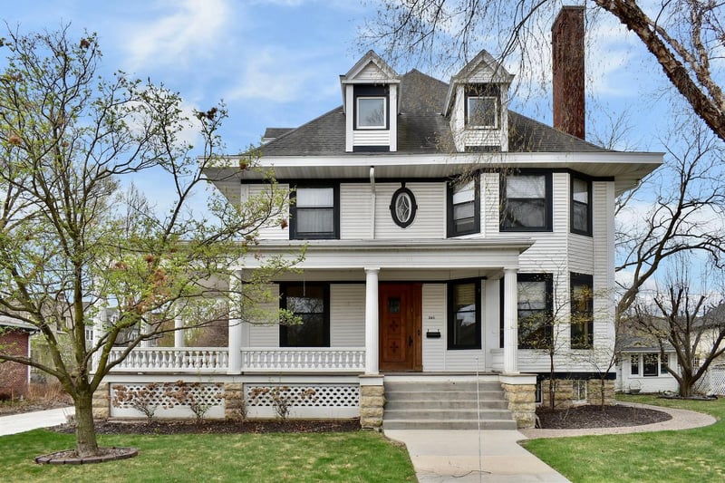 265 W Broadway St, Winona, MN 55987