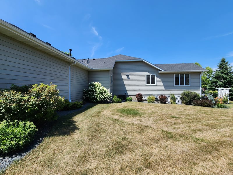 1808 Creekside Dr NE, Owatonna, MN 55060