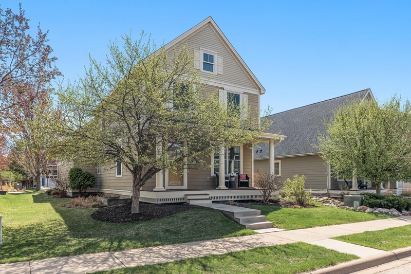 321 Periwinkle Pl, Bayport, MN 55003