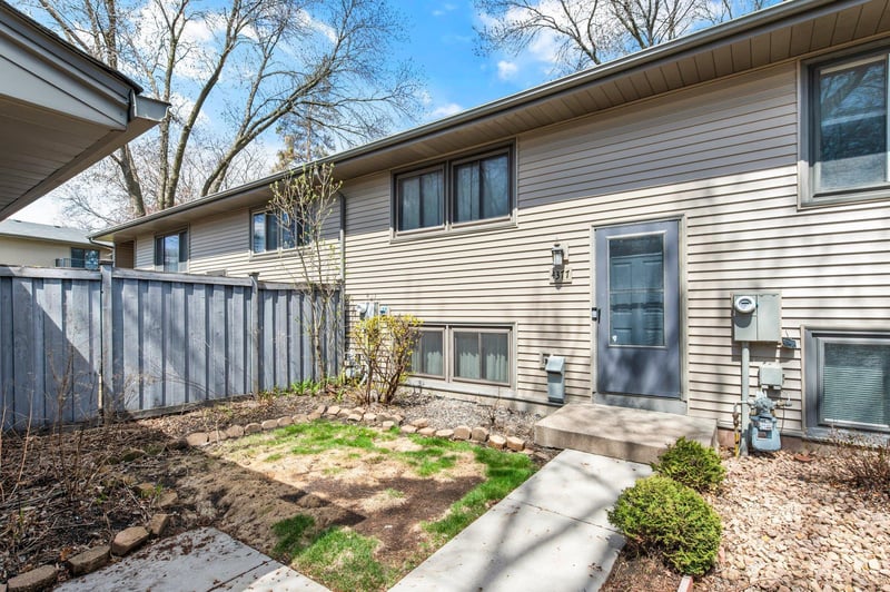 4377 Arden View Ct, Arden Hills, MN 55112