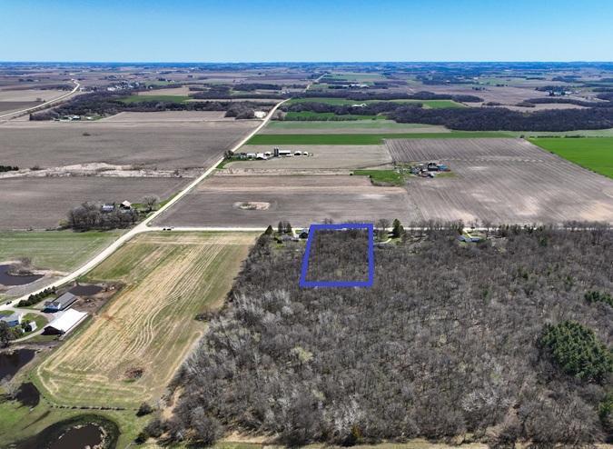 XX2 County Road 37, Saint Charles, MN 55972