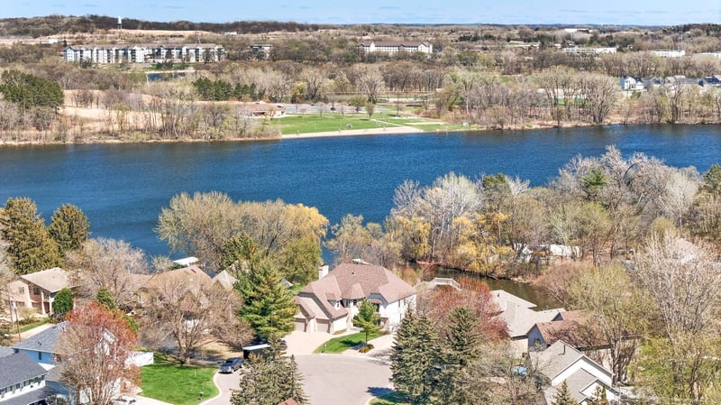1427 Rosewood Ct, New Brighton, MN 55112