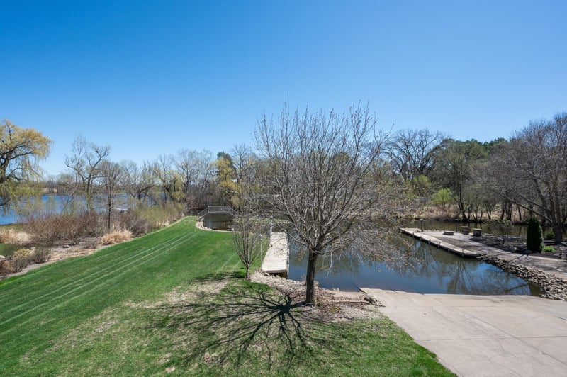 1427 Rosewood Ct, New Brighton, MN 55112