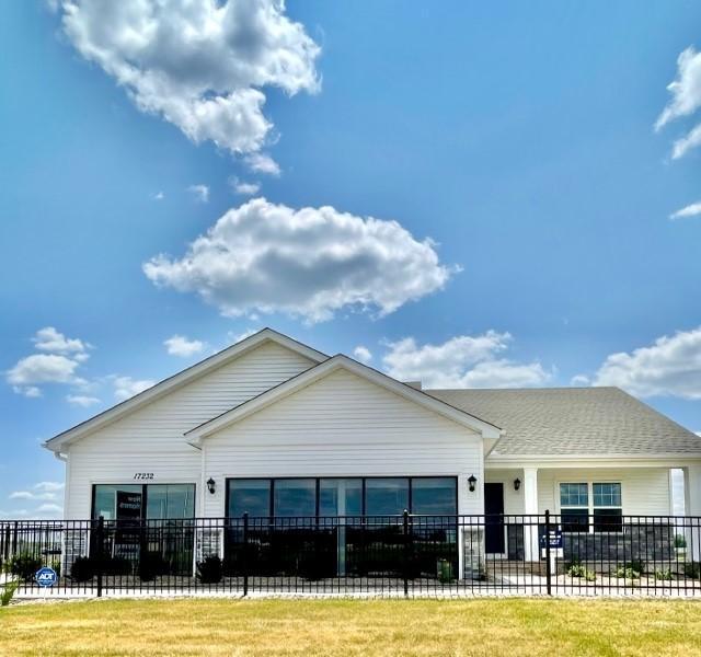 17232 Durham Dr, Lakeville, MN 55044