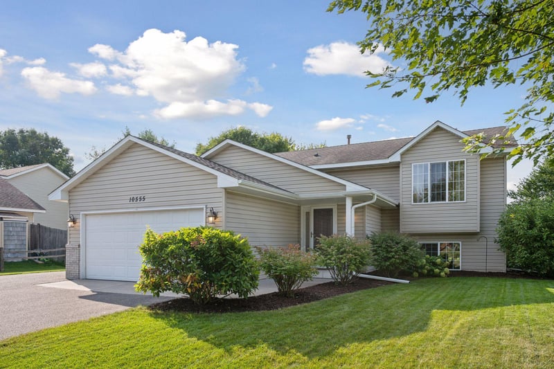 10555 56th St NE, Albertville, MN 55301