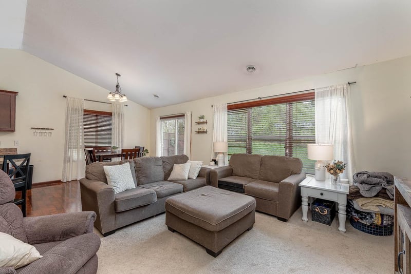 665 Tomahawk Ct, Madison Lake, MN 56063