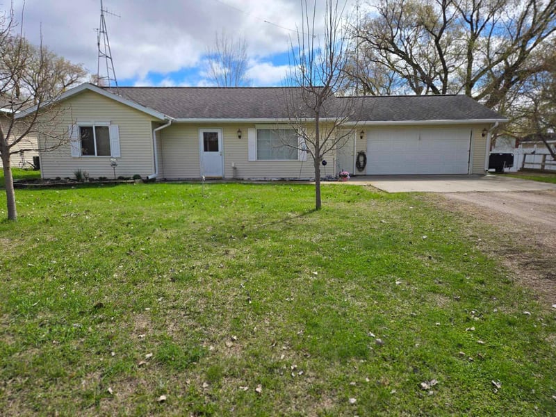 210 N Niggeler St, Elizabeth, MN 56533
