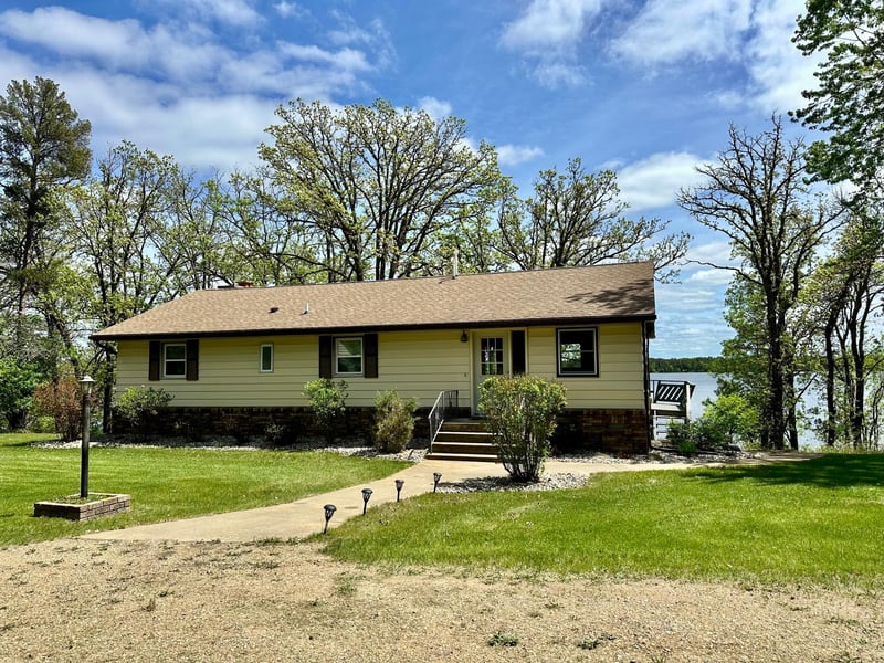 37210 W Stocking Dr, Menahga, MN 56464