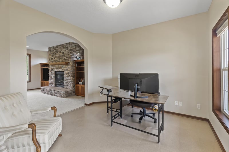 9566 Cottontail Dr, Minnetrista, MN 55375