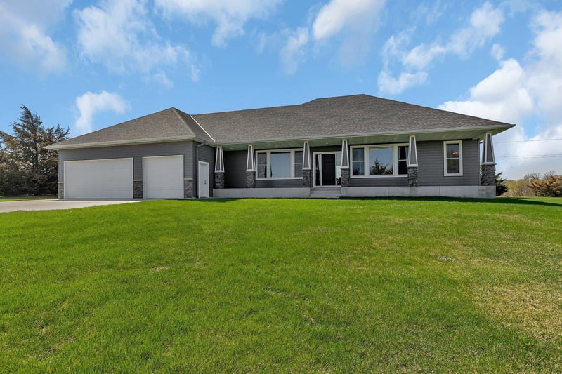 8619 State Highway 55 NW, Annandale, MN 55302