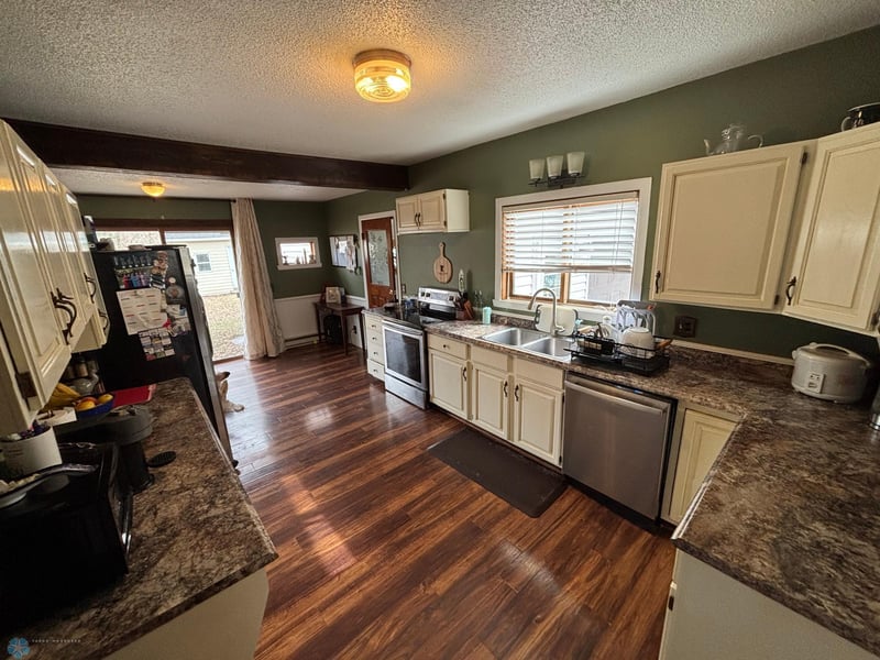 516 Vance Ave S, Erskine, MN 56535