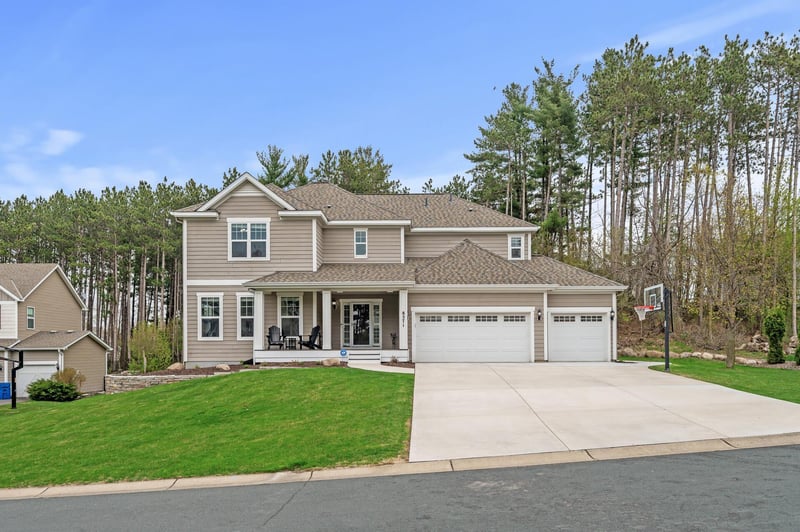 8571 Crismon Way, Inver Grove Heights, MN 55076