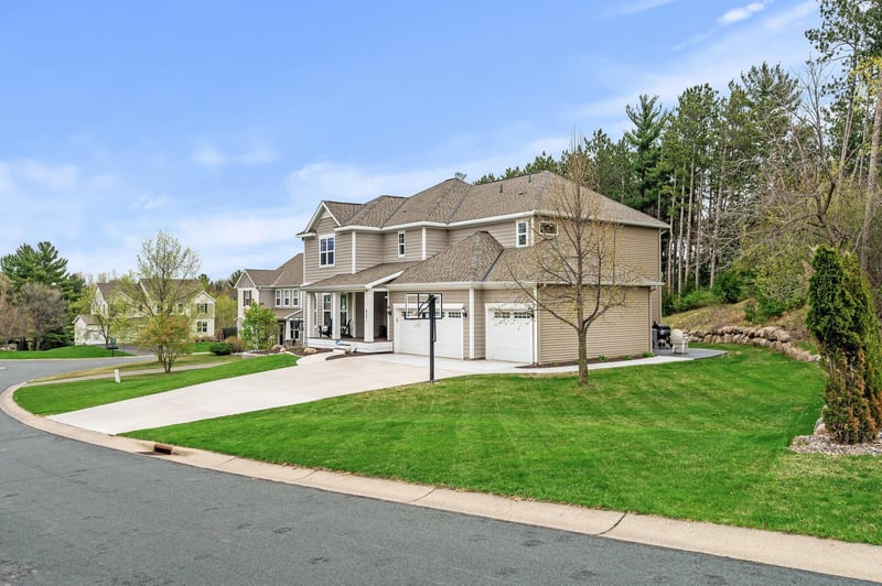 8571 Crismon Way, Inver Grove Heights, MN 55076
