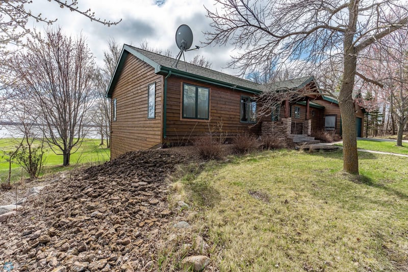 23898 324th Ave, Underwood, MN 56586