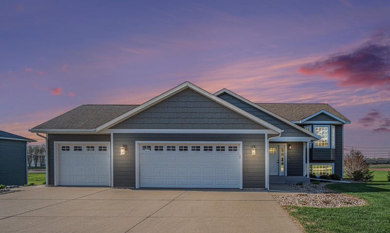 1106 Cherry Dr, Luverne, MN 56156