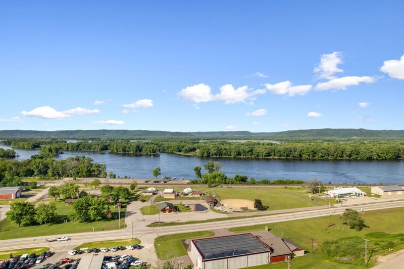 715 S Hill St, Fountain City, WI 54629