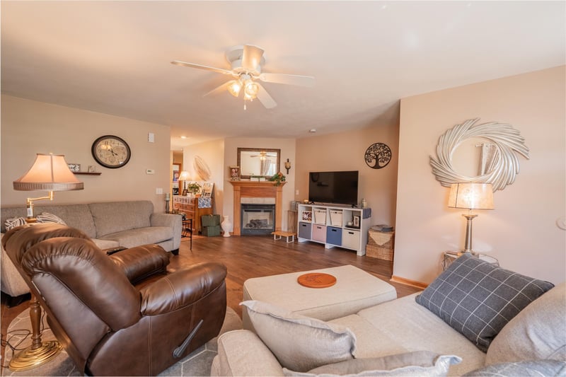 1012 Bartlett Ave, Altoona, WI 54720