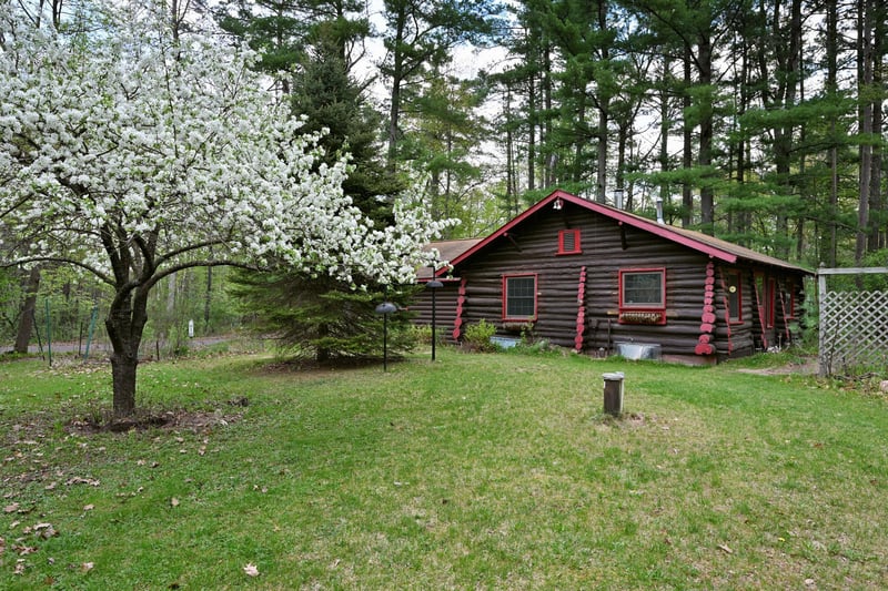 9262 E Park Ave, Solon Springs, WI 54873