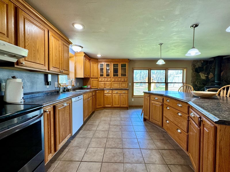 55715 State Highway 11, Warroad, MN 56763