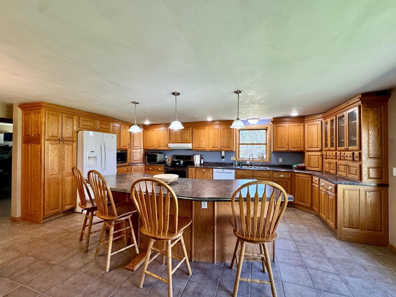 55715 State Highway 11, Warroad, MN 56763